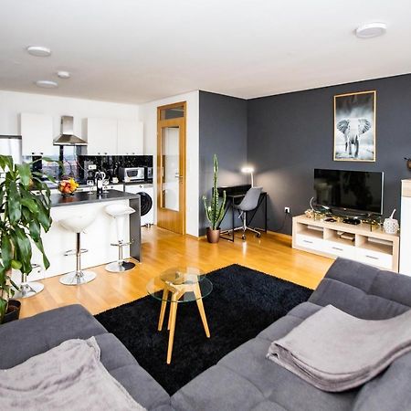 Hermes Apartment & 2 Free Garage Secured Parkings Ljubljana Buitenkant foto