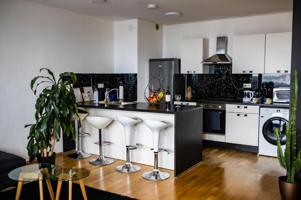 Hermes Apartment & 2 Free Garage Secured Parkings Ljubljana Buitenkant foto