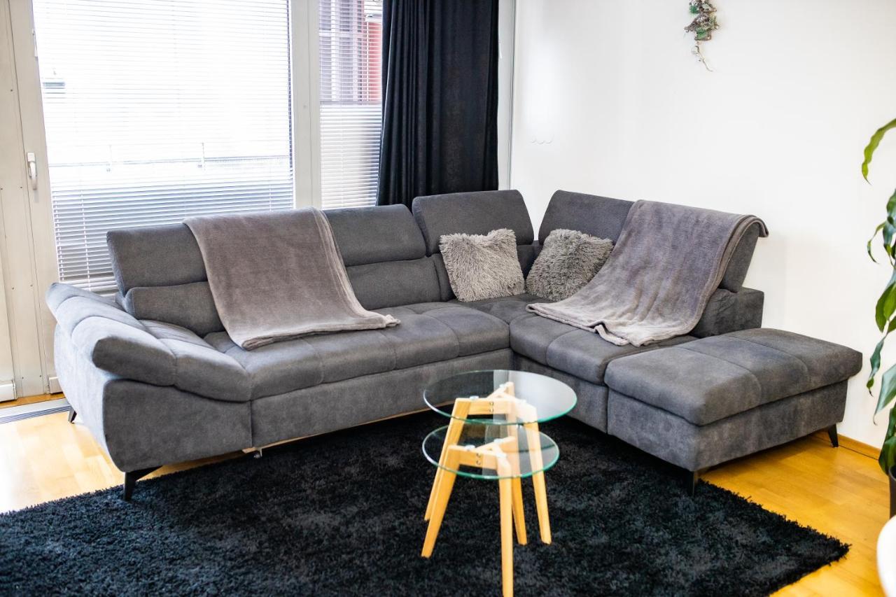 Hermes Apartment & 2 Free Garage Secured Parkings Ljubljana Buitenkant foto